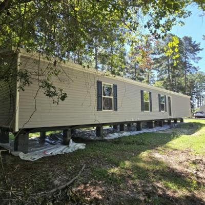 Photo 3 of 6 of home located at 116 Joseph Dr. Raeford, NC 28376