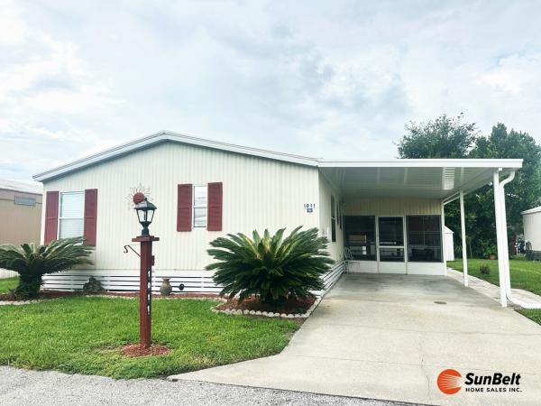 Photo 1 of 2 of home located at 1011 Century Drive Wildwood, FL 34785