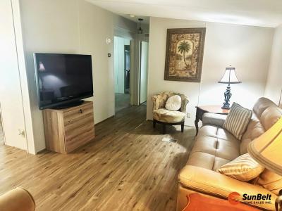 Photo 5 of 27 of home located at 1011 Century Drive Wildwood, FL 34785