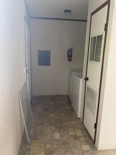 Photo 5 of 6 of home located at 1881 Stafford Ct #252 Milford, MI 48381