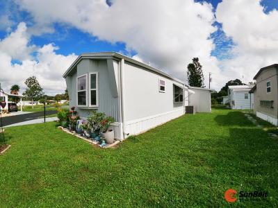 Photo 2 of 31 of home located at 918 Reed Canal Road, Lot 417 South Daytona, FL 32119