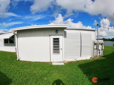 Photo 3 of 31 of home located at 918 Reed Canal Road, Lot 417 South Daytona, FL 32119