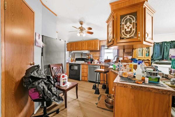 1996 FT WORTH DIV OF CAVALIER HM BUILDERS LLC Town House Manufactured Home
