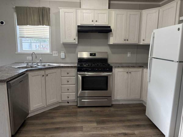 Photo 2 of 1 of home located at 34 Westwood Pontiac, IL 61764