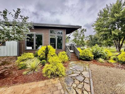 Photo 5 of 27 of home located at 181 Drifting Brook Lane Flat Rock, NC 28731