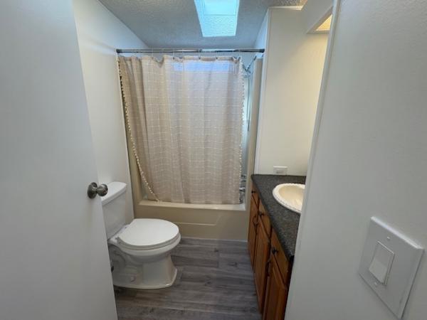 1988 Homes of Merit N/A Mobile Home