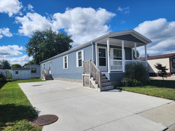 2022 Champion RA1680265(3BR) Mobile Home
