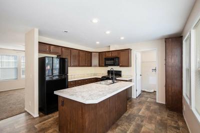 Photo 5 of 15 of home located at 234 Roosevelt Dr Davison, MI 48423