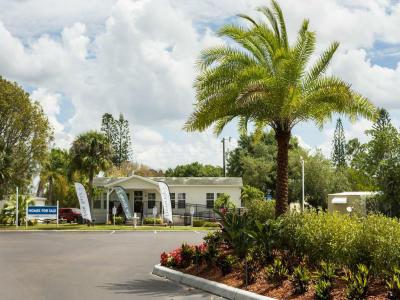 Photo 5 of 12 of home located at 81 Gazelle Drive #081 North Fort Myers, FL 33917