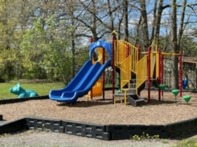 Photo 4 of 5 of home located at 828 Willowbrook Drive Lockport, NY 14094