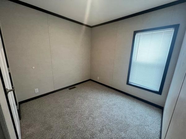 2023 Skyline 33C820 Mobile Home