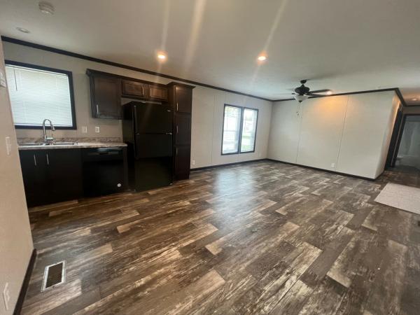 2023 Skyline 33C820 Mobile Home