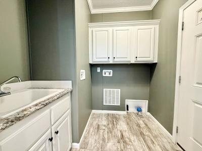 Photo 4 of 12 of home located at 7427 Flowering Tree Circle Groveland, FL 34736