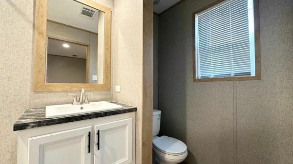 2021 Clayton Homes Inc Epic Journey Mobile Home
