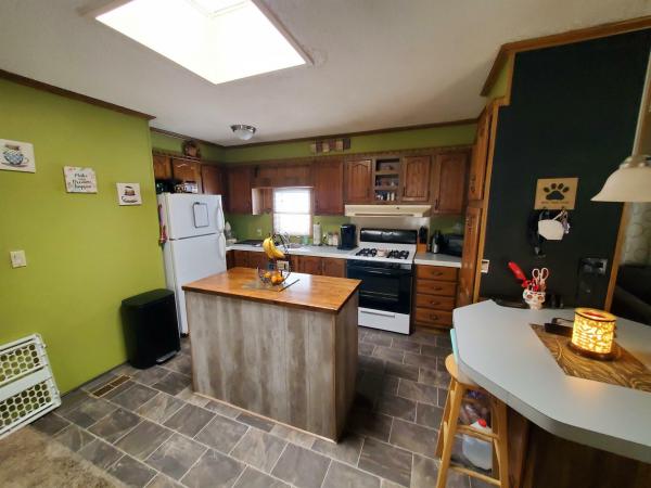 1989 Victorian 403 7016-501  Home