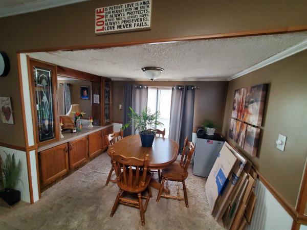 1989 Victorian 403 7016-501  Home