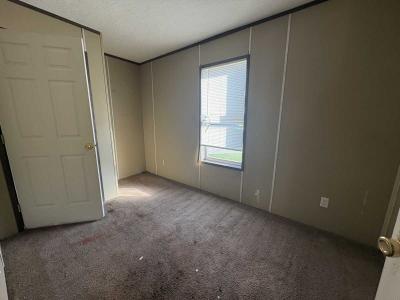 Photo 5 of 7 of home located at 113 Redwood Manor Park Pontiac, IL 61764