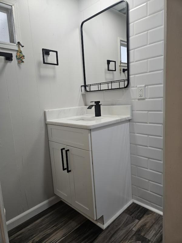 1973 HOLI Manufactured Home
