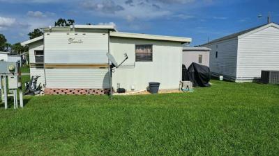 Photo 3 of 15 of home located at 1 Avocado Lane Lot 258 Eustis, FL 32726