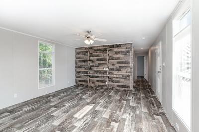 Photo 4 of 5 of home located at 1001 E Macarthur Rd, Lot 141 Wichita, KS 67216