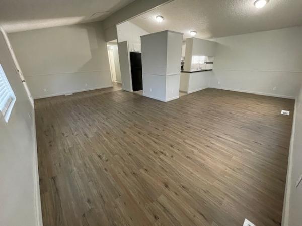 1987 Bayshore Manufactured Home