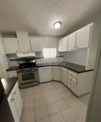 Photo 5 of 14 of home located at 5541 E Tulare St #19 Fresno, CA 93727