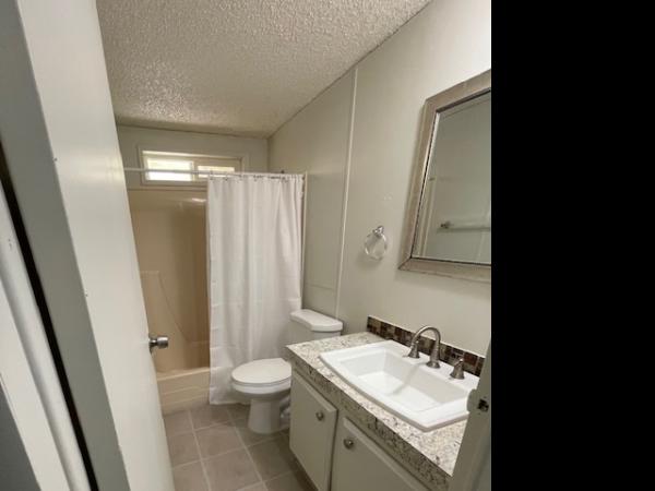 1987 Bayshore Manufactured Home