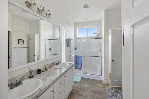 2017 Golden West GLE528F Manufactured Home