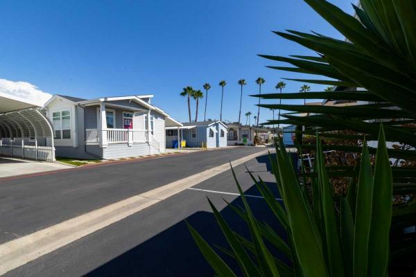 2017 Golden West GLE528F Manufactured Home