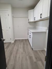 1983 1523 Presidential 10 Mobile Home