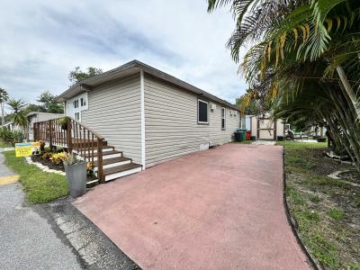 Photo 3 of 36 of home located at 30700 Us Hwy 19 N Palm Harbor, FL 34684