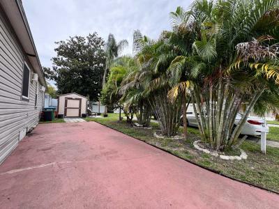 Photo 4 of 36 of home located at 30700 Us Hwy 19 N Palm Harbor, FL 34684