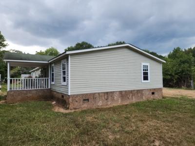 Photo 3 of 17 of home located at 900 County Road 441 Hillsboro, AL 35643