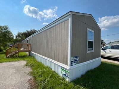 Mobile Home at 18660 Tree Top Ln Pearland, TX 77584