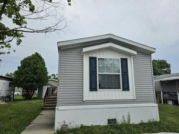 2020 Champion RA1670202 (2Bed) Mobile Home