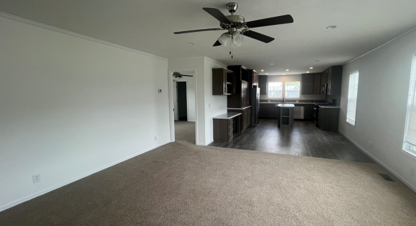 2023 Champion RA2852215 Mobile Home