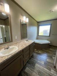 2018 Clayton Homes Inc Manor Hill Mobile Home