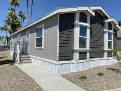 Photo 4 of 20 of home located at 7300 N. 51st Ave  #A-5 Glendale, AZ 85301