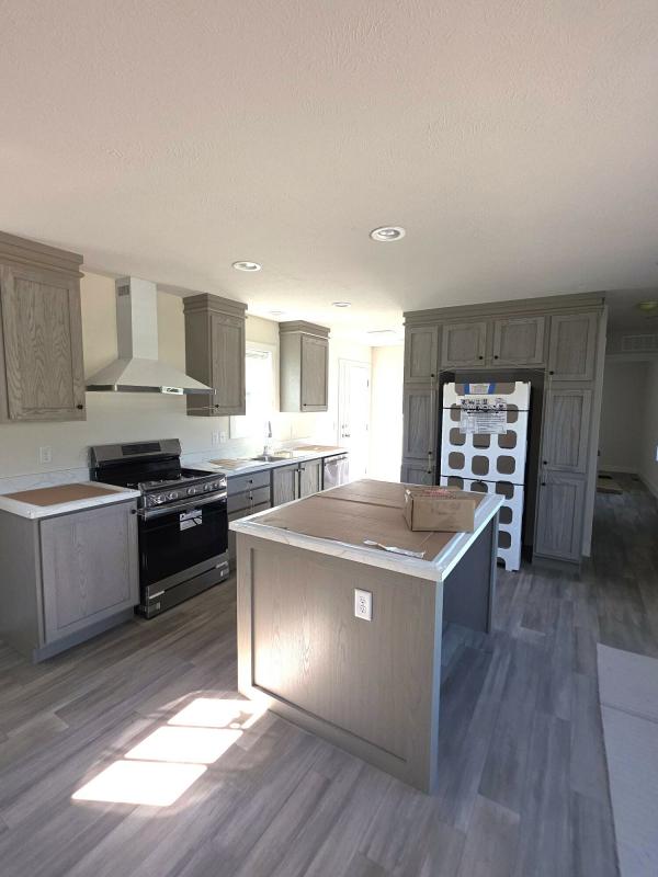 2025 Clayton Layla 81TMP16522AH25S Mobile Home
