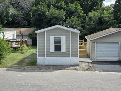 Photo 3 of 21 of home located at 92 Thomas Lane #459 Chaska, MN 55318