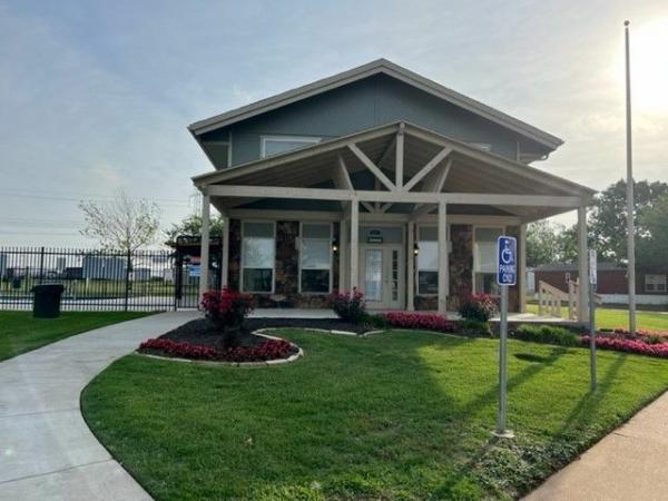 2002 American Homestar Corp Galaxy Mobile Home