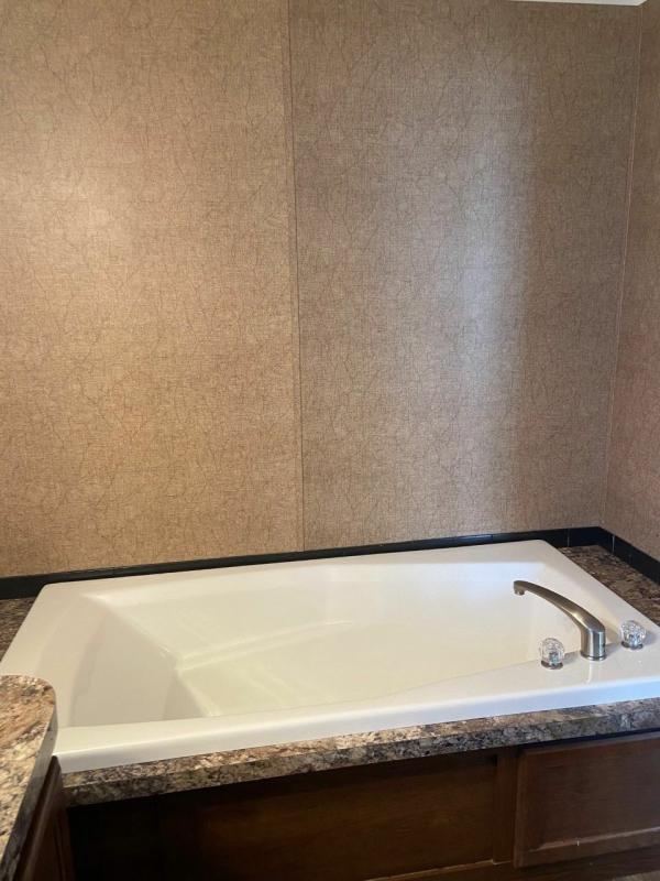 2016 Clayton Homes Inc Yes Mobile Home
