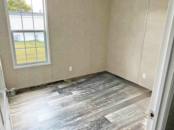 2025 Skyline Lake Manor   Home