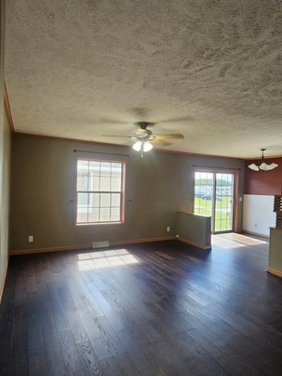 Photo 4 of 18 of home located at 281 Pompano Court Lapeer, MI 48446