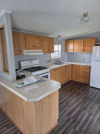 Photo 3 of 9 of home located at 2884 Stratford Bay City, MI 48706