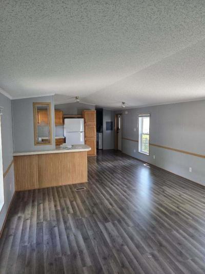 Photo 4 of 9 of home located at 2884 Stratford Bay City, MI 48706