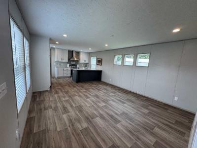 Photo 4 of 12 of home located at 551 Coyote Circle Midway Park, NC 28544