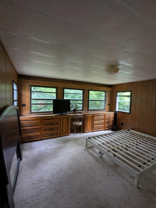 1978 HOLPK Mobile Home
