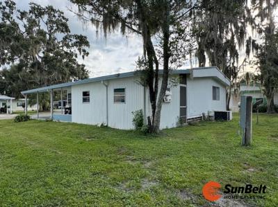 Photo 5 of 51 of home located at 2219 NW 47th Circle Lot 201 Ocala, FL 34482