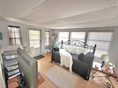 Photo 5 of 15 of home located at 435 16th Ave SE Largo, FL 33771